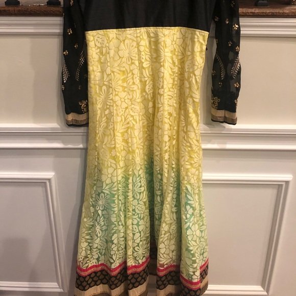 Indian outfit - Picture 3 of 3